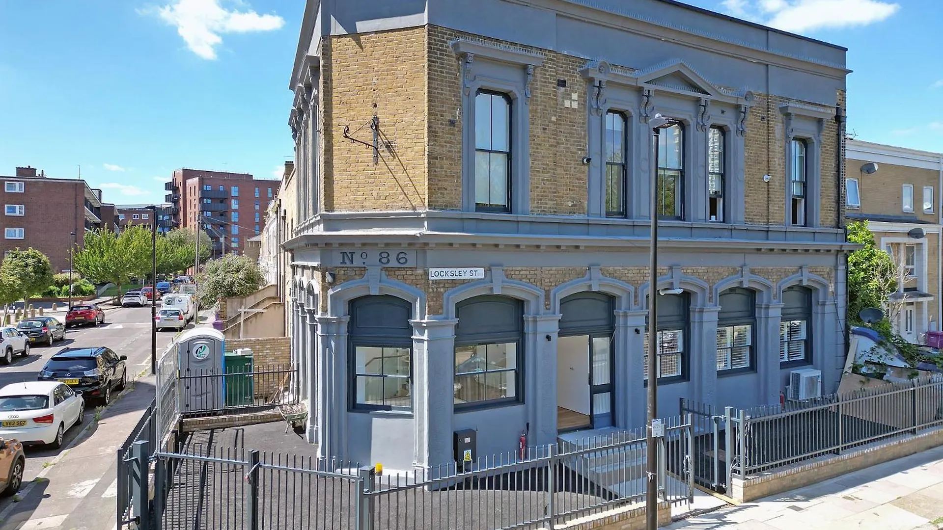 Exquisite 3Br Duplex Period Conversion, Air-Con & Amenities London United Kingdom