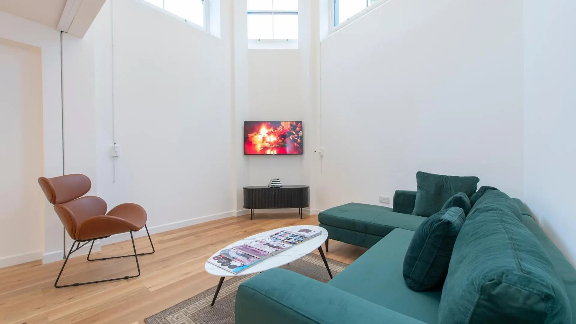 Apartment Exquisite 3Br Duplex Period Conversion, Air-Con & Amenities London